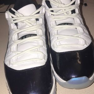 Retro 11 Emeralds!100% legit comes with box